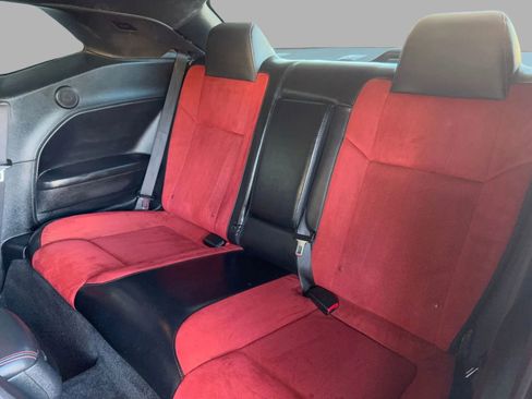 Used 2015 Dodge Challenger R/T Scat Pack w/ Scat Pack Appearance Package image 26