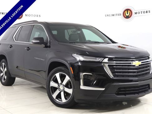 Used 2023 Chevrolet Traverse LT w/ LT Premium Package AWD/4WD image 1