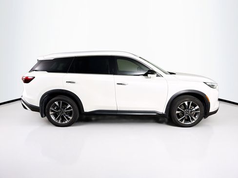 Used 2023 INFINITI QX60 Luxe w/ Cargo Package FWD image 2