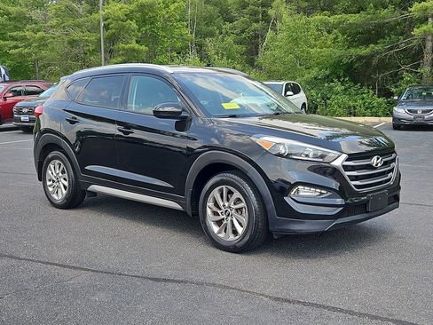 Used 2017 Hyundai Tucson SE image 2