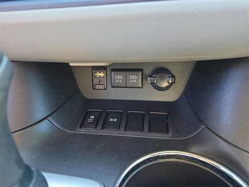 Used 2017 Toyota Highlander XLE image 26