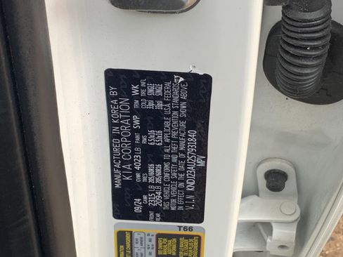 Used 2025 Kia Soul LX w/ LX Technology Package image 10