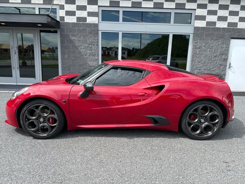 Used 2015 Alfa Romeo 4C Launch Edition w/ Convenience Group RWD image 10