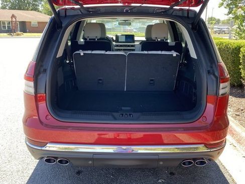 Used 2026 Lincoln Aviator AWD image 5