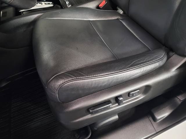Used 2019 Honda Pilot Touring image 16
