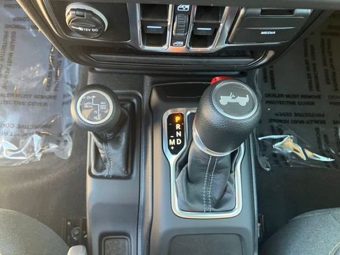 Certified 2025 Jeep Wrangler Unlimited Sahara AWD/4WD image 21