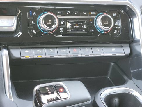 Used 2024 GMC Sierra 1500 Denali w/ Denali Reserve Package AWD/4WD image 34
