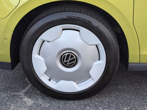 Used 2025 Volkswagen ID. Buzz 1st Edition w/ Cupholders Package AWD/4WD image 10