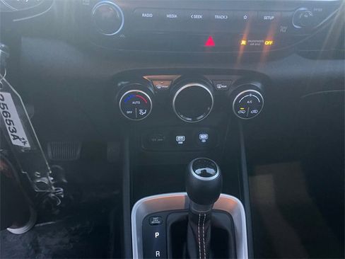 Used 2020 Hyundai Venue SEL image 15