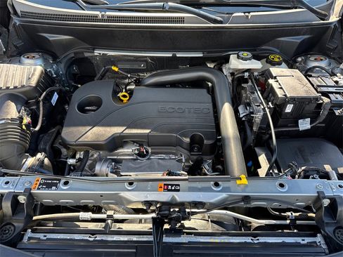 Used 2024 Chevrolet Equinox LT image 8