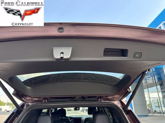 Used 2025 GMC Acadia Elevation w/ Elevation Premium Package FWD image 6