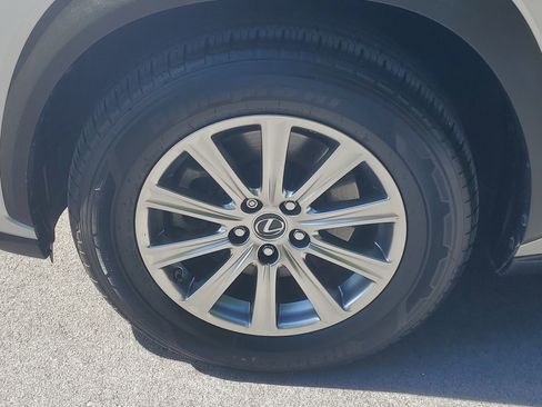 Used 2018 Lexus NX 300 FWD image 4