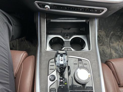 Used 2020 BMW X7 M50i image 11