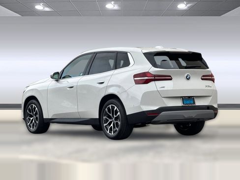 Used 2026 BMW X3 xDrive30i w/ Premium Package AWD/4WD image 3