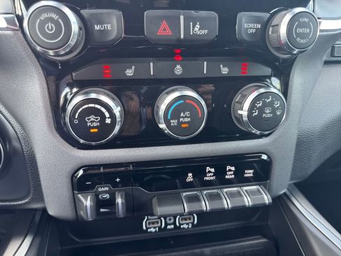 Used 2025 RAM 1500 Big Horn AWD/4WD image 30