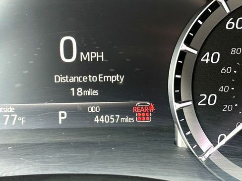 Used 2024 Toyota Highlander LE AWD/4WD image 26
