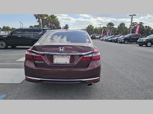 Used 2017 Honda Accord EX-L image 32