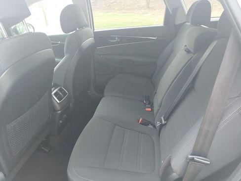 Used 2017 Kia Sorento FWD w/ LX Convenience Package image 15