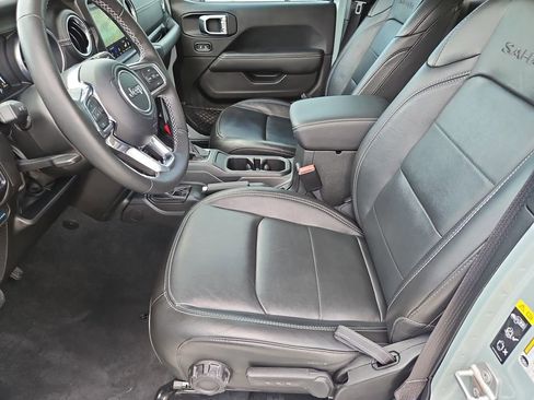 Used 2023 Jeep Wrangler Unlimited Sahara w/ Cold Weather Group image 13