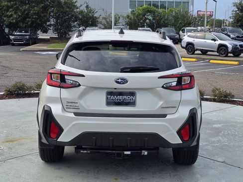 Used 2024 Subaru Crosstrek 2.0i Premium AWD/4WD image 3