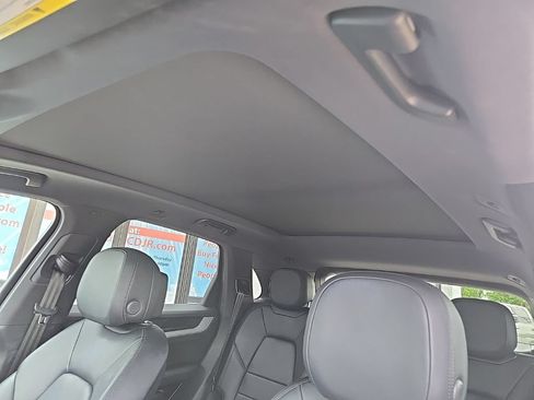 Used 2024 Porsche Cayenne w/ Premium Package AWD/4WD image 35
