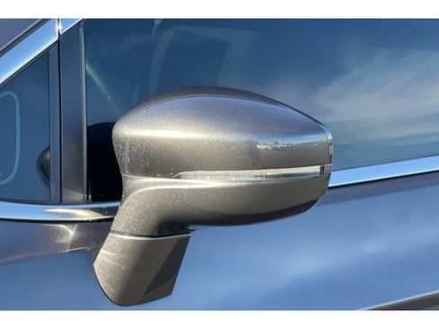 Used 2021 Chrysler Pacifica Touring w/ Uconnect Theater Family Group image 48