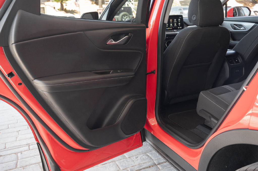 Used 2026 Chevrolet Blazer LT w/ Convenience Package FWD image 37