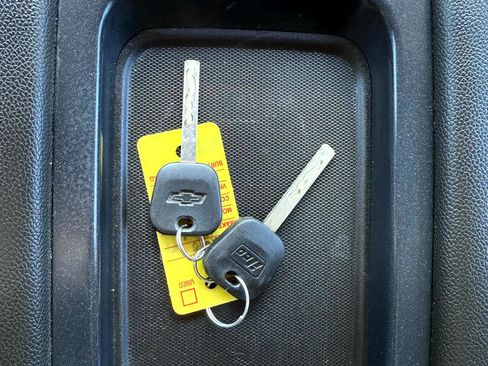 Used 2018 Chevrolet Silverado 1500 LT w/ All Star Edition image 37