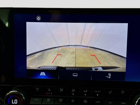 Used 2023 Chevrolet Colorado Z71 w/ Z71 Convenience Package 2 image 14