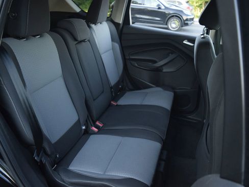 Used 2017 Ford Escape SE FWD image 7