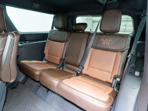 Used 2025 Ford Expedition Max King Ranch image 33