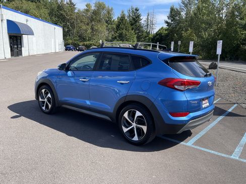 Used 2016 Hyundai Tucson Limited w/ Option Group 03 AWD/4WD image 3