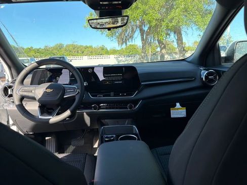 New 2026 Chevrolet Equinox LT w/ Safety and Technology Package FWD image 24