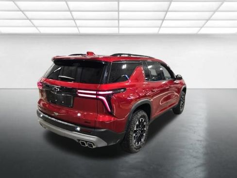 Used 2025 Chevrolet Traverse Z71 w/ Driver Confidence Package AWD/4WD image 5