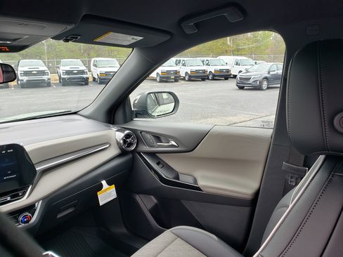 New 2026 Chevrolet Equinox LT image 37