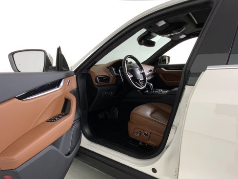 Certified 2022 Maserati Levante GT image 20