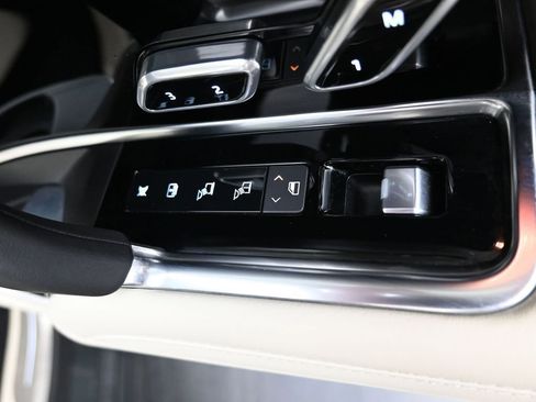 Used 2024 Land Rover Range Rover Autobiography image 14