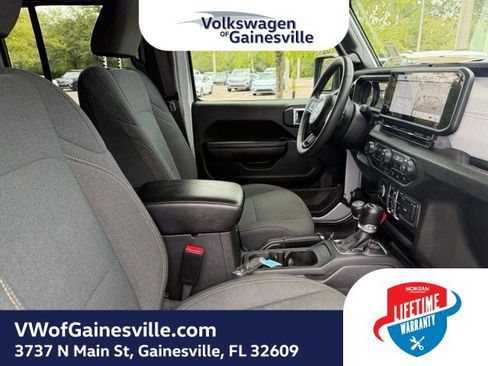 Used 2024 Jeep Wrangler Unlimited w/ Convenience Group AWD/4WD image 9