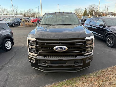 Used 2025 Ford F250 Platinum image 2