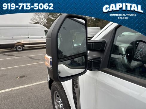 New 2026 Ford F250 XL w/ XL Chrome Package image 12