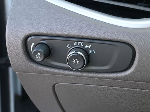 Used 2024 Chevrolet Malibu LT image 34