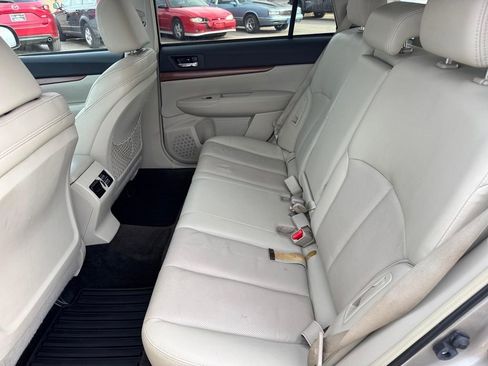Used 2014 Subaru Outback 2.5i Limited image 8