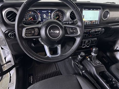 Used 2023 Jeep Gladiator Overland image 21
