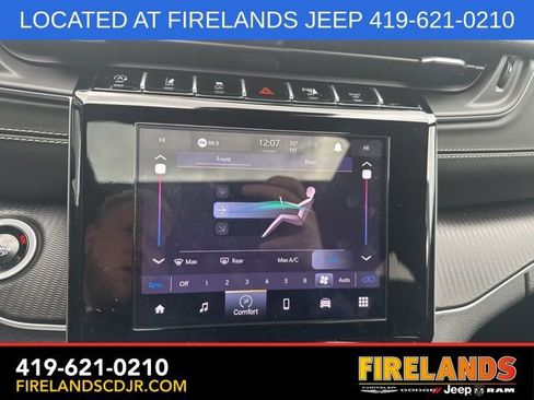 Used 2024 Jeep Grand Cherokee L Laredo image 23
