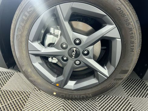 New 2025 Kia K4 LXS image 11