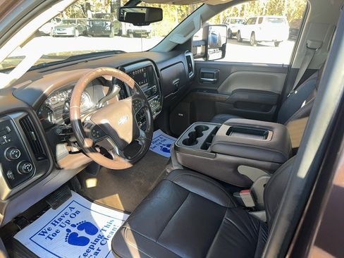 Used 2016 Chevrolet Silverado 3500 LT w/ LT Convenience Package image 11