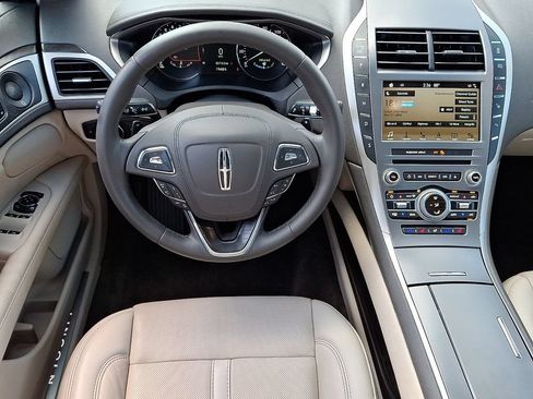 Used 2018 Lincoln MKZ Reserve w/ Technology Package AWD/4WD image 12