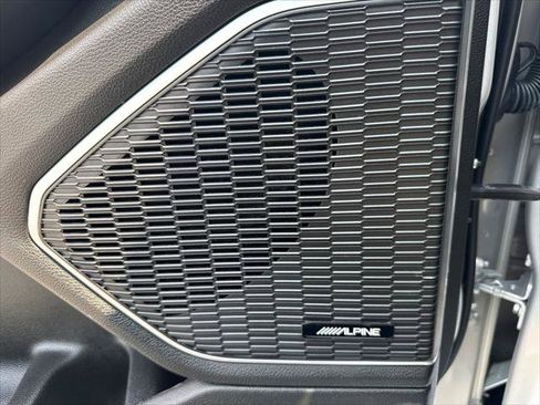 Certified 2022 Jeep Grand Cherokee L Limited w/ Luxury Tech Group II image 17