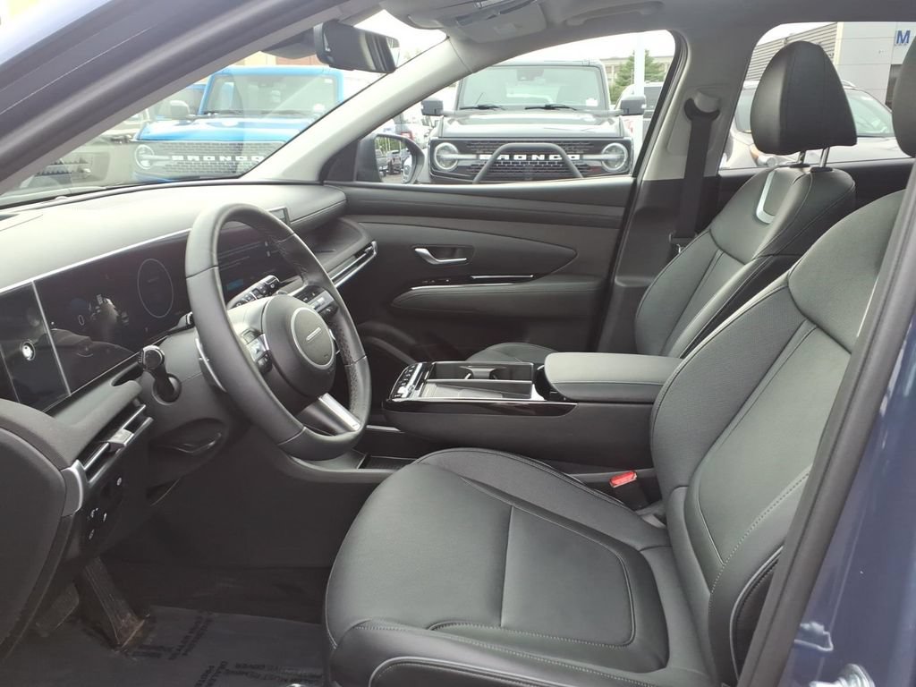 Used 2025 Hyundai Tucson Limited AWD/4WD image 19