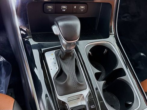 Used 2024 Kia Carnival SX Prestige FWD image 10